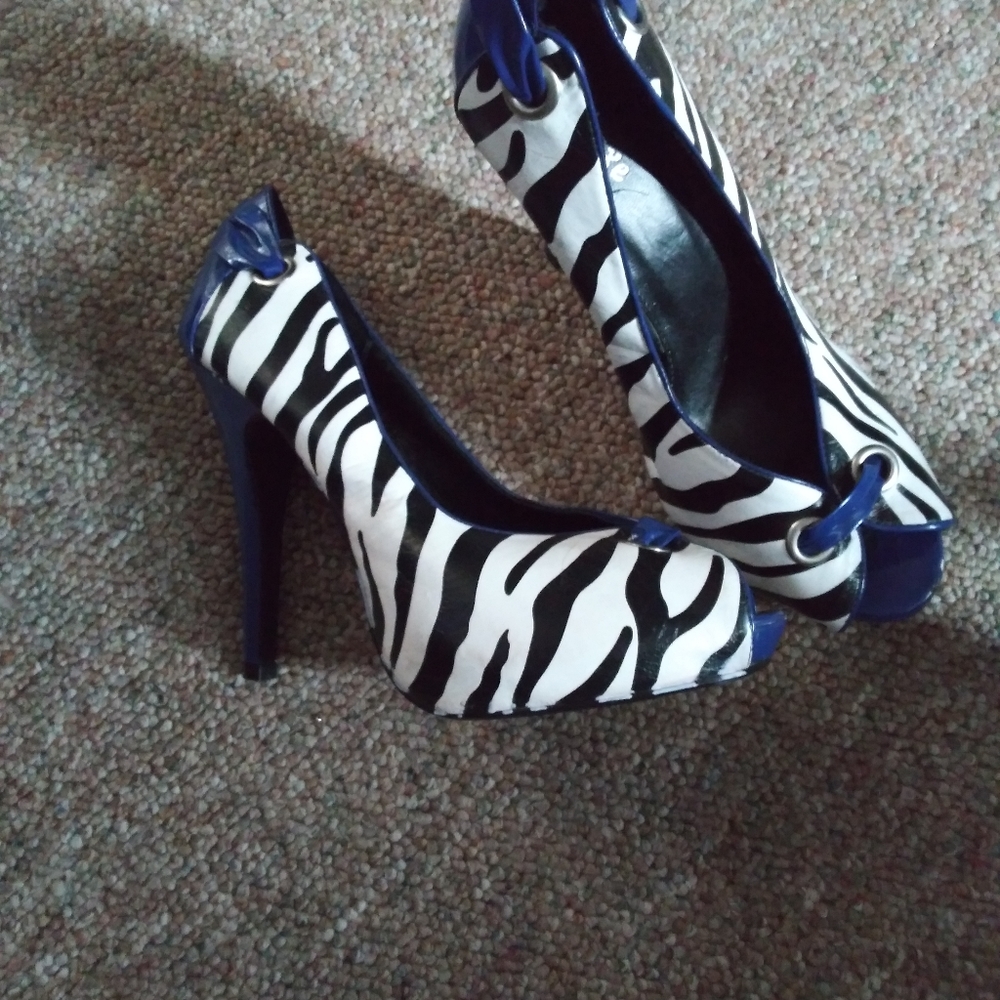 High heels - Picture 2 of 2